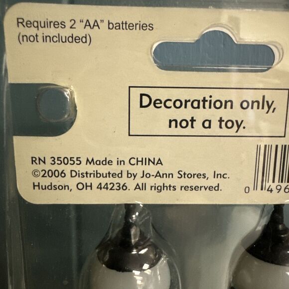 2 X Santa’s Workbench Holiday Christmas Village Battery Operated Lamp Posts - Picture 3 of 3